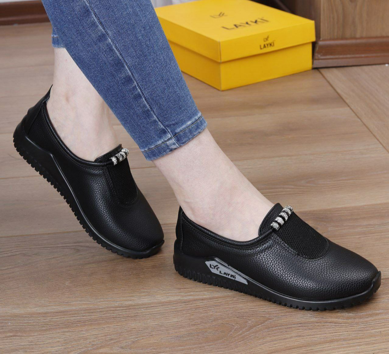 حذاء لايكي اسود